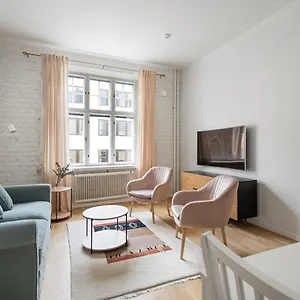 Wehost Fabulous 2br In Prestigious Punavuori @iso Roobertinkatu 26 , Helsinki Finland