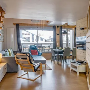 Genevrier - Spacious Balcony With Mont Blanc Views , Chamonix France